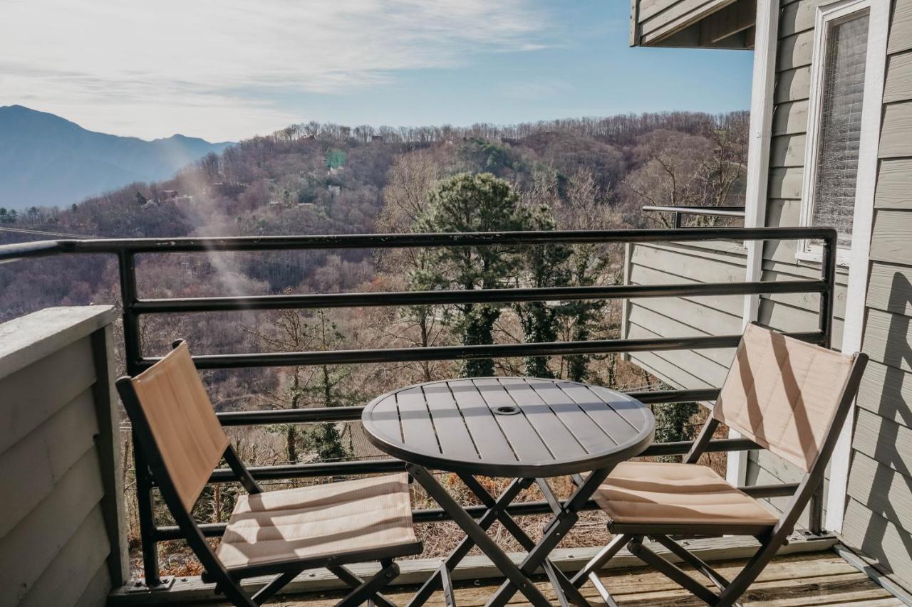 Smoky Mountains Studio With Balcony Leilighet Gatlinburg Eksteriør bilde